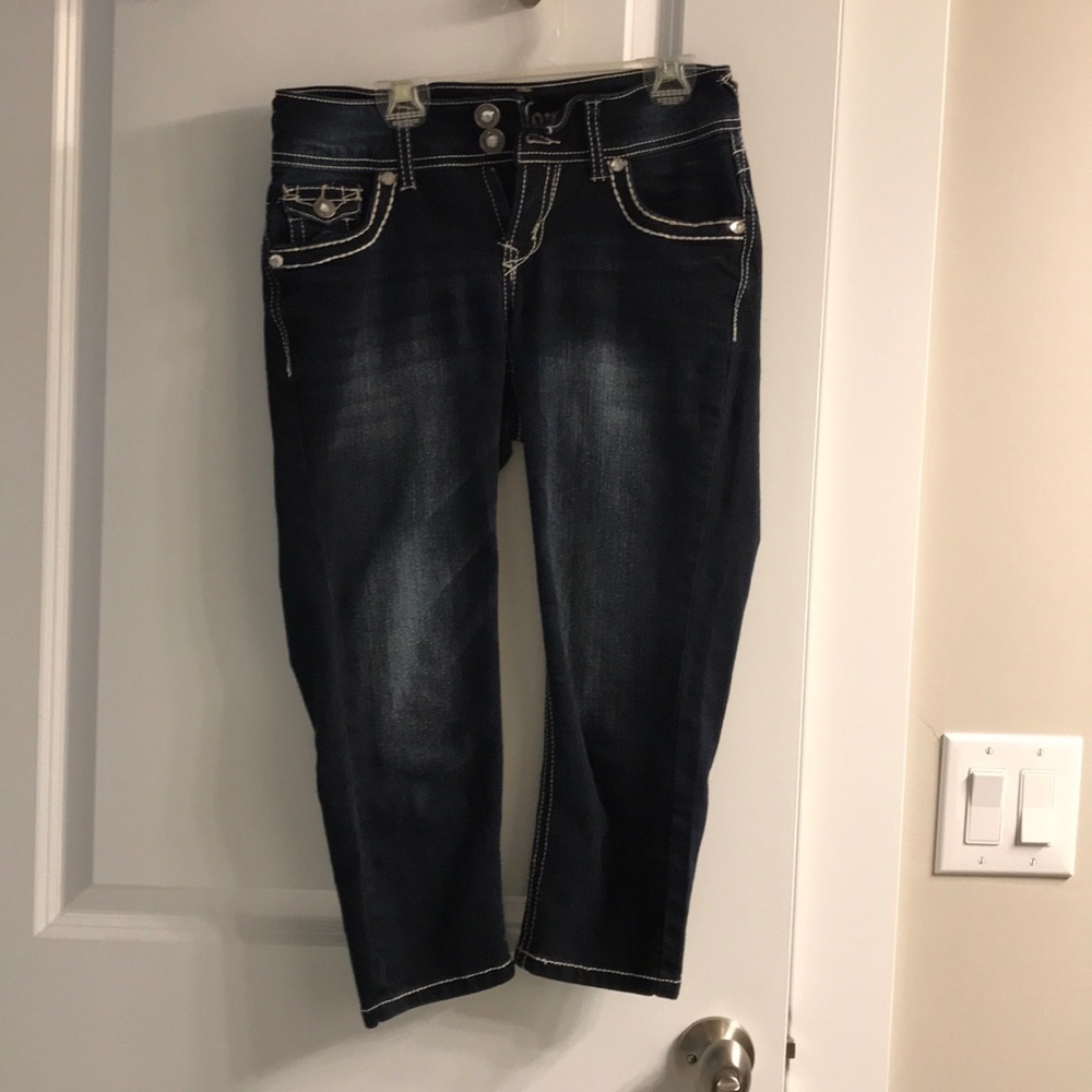 Wallflower juniors size 1 capris